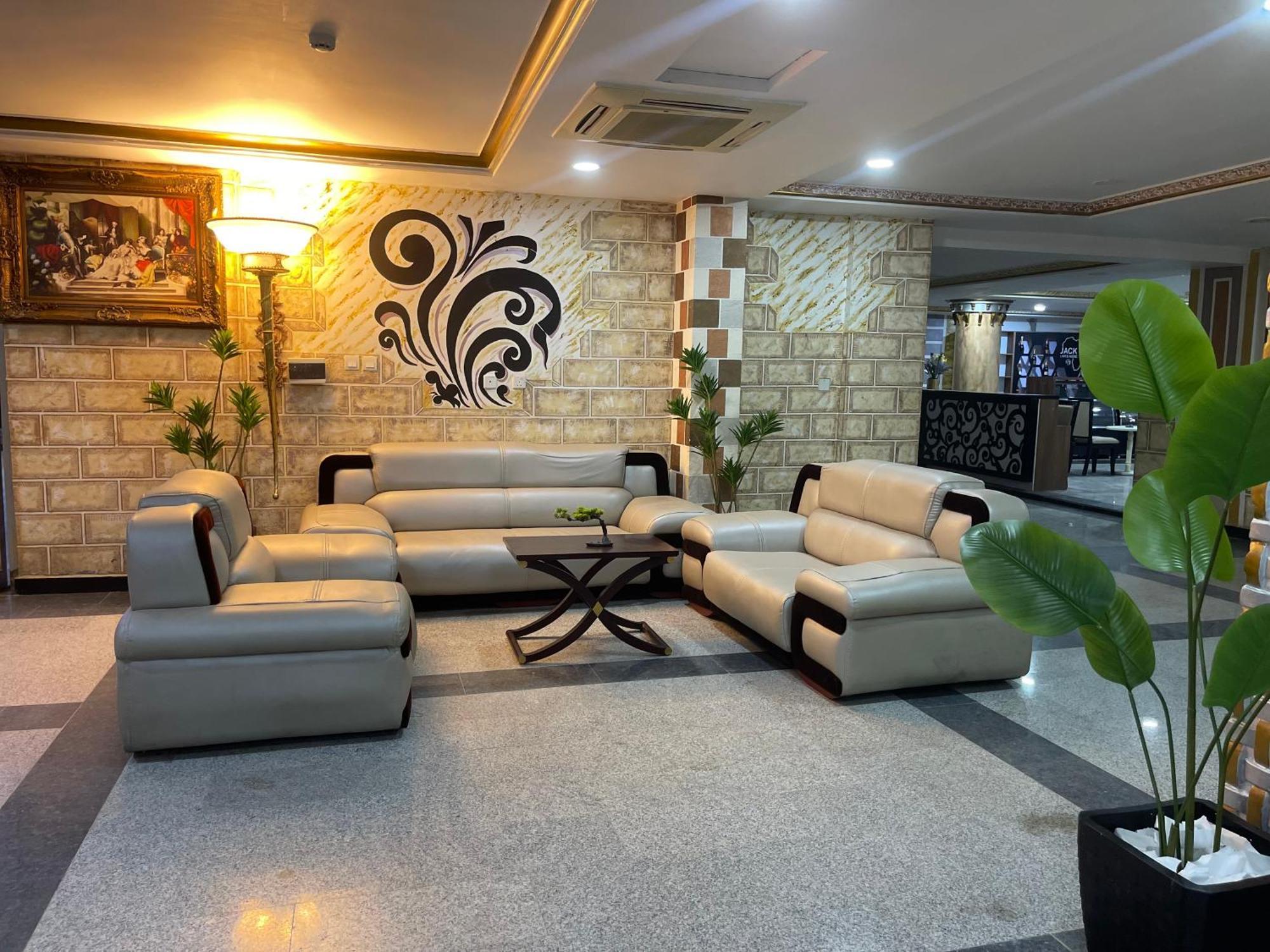 Aa Hotel And Suites 아부자 외부 사진