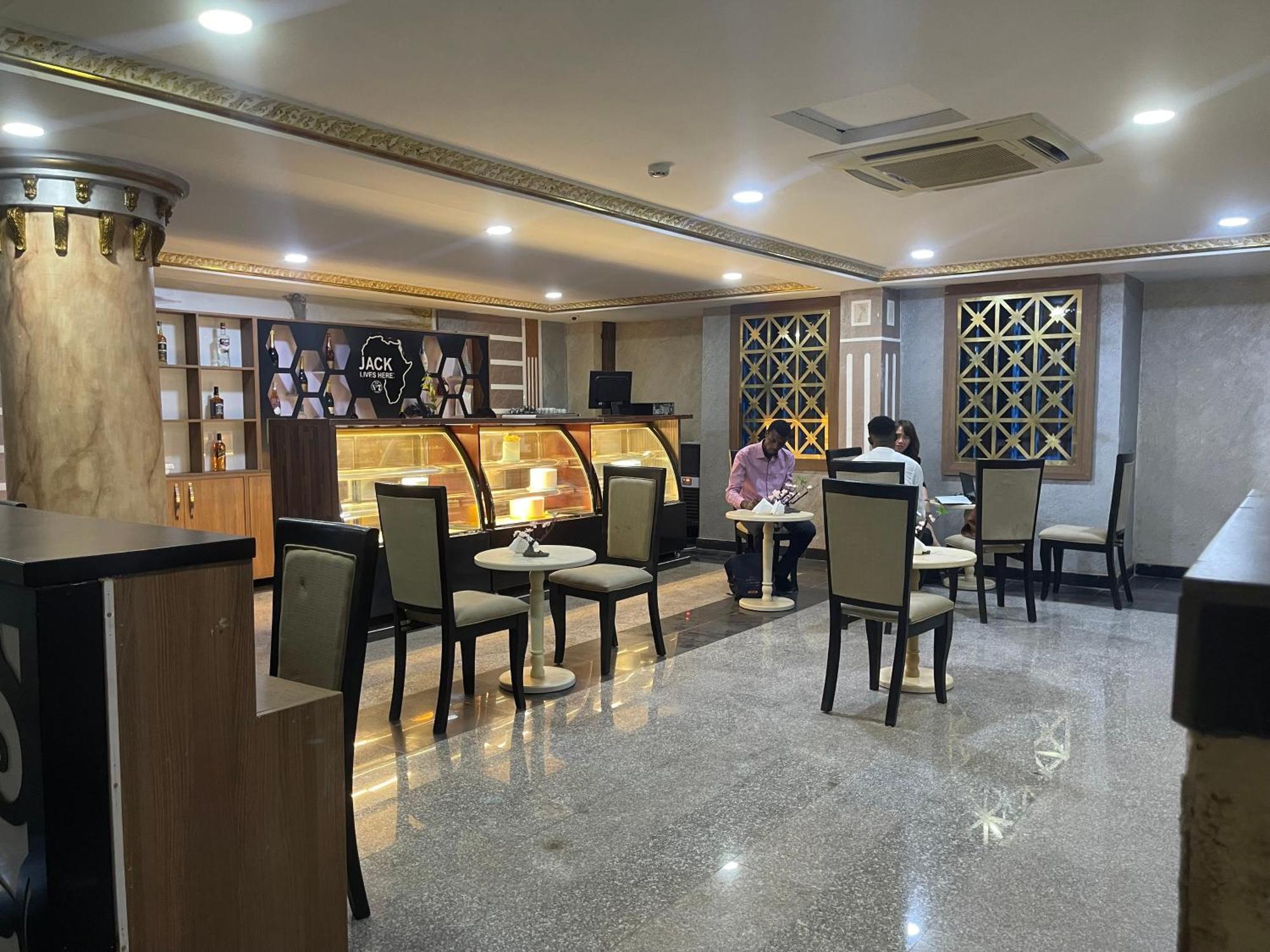 Aa Hotel And Suites 아부자 외부 사진