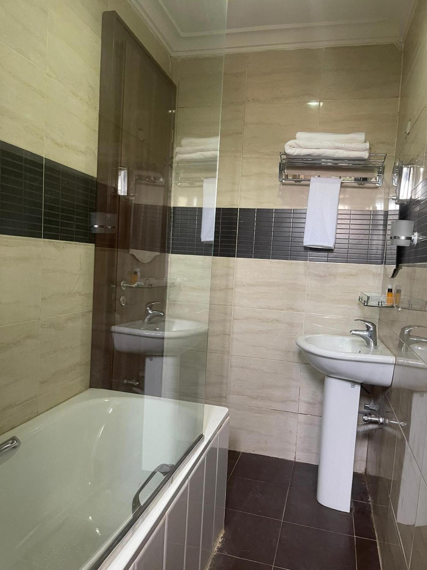 Aa Hotel And Suites 아부자 외부 사진